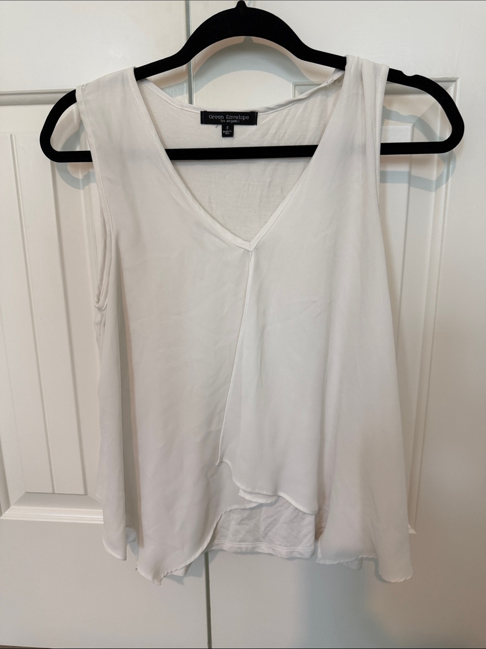 Green Envelope White Layered V-Neck Sleeveless Camisole
